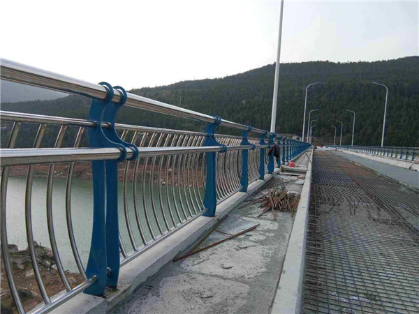 日照不锈钢桥梁护栏的特点及其在桥梁安全中的重要作用